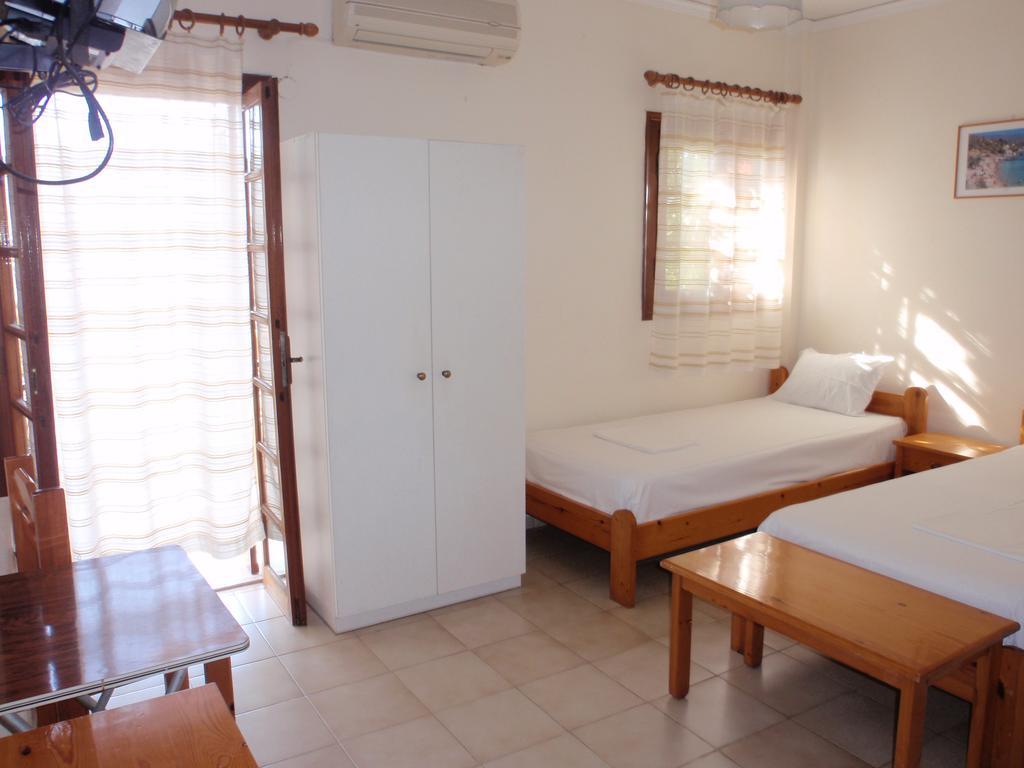 Vazakas Rooms Mytilene Exterior foto